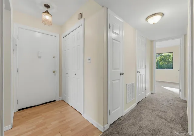 Listing Photo 5 - Condo for sale in building located at 401 Cherry Hl Dr, Poughkeepsie, NY 12603