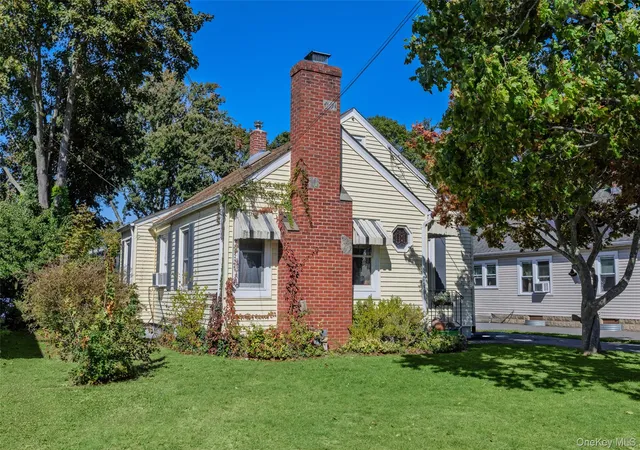 Single family home for sale at 373 Oak St, Patchogue, NY 11772 | MLS# 1057657