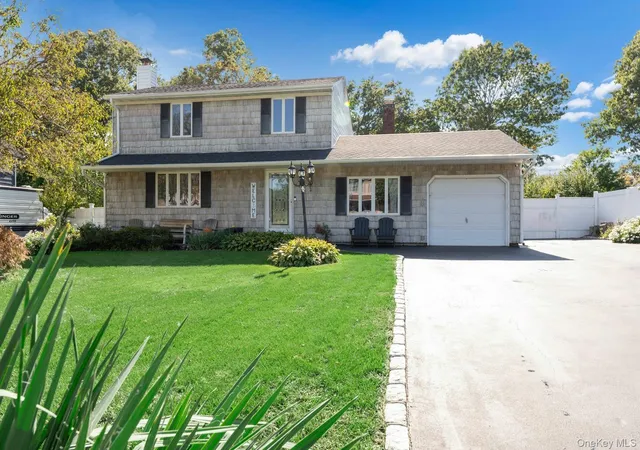 Photo 1 of Single family home for sale at 16 Hilltop Ln, Brookhaven, NY 11961 | MLS# 1057702 | Listing updated on 2026-10-08
