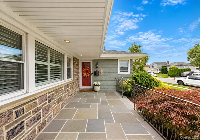 Photo 3 of Single family home for sale at 20 Argonne Pl, Oyster Bay, NY 11758 | MLS# 1057714 | Listing updated on 2026-10-04
