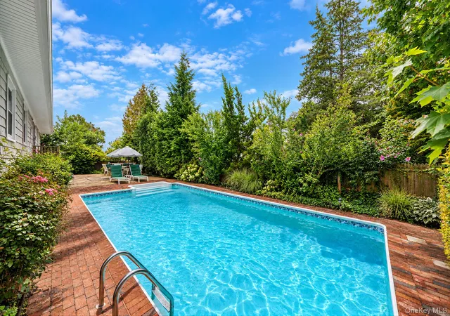Photo 4 of Single family home for sale at 20 Argonne Pl, Oyster Bay, NY 11758 | MLS# 1057714 | Listing updated on 2026-10-04