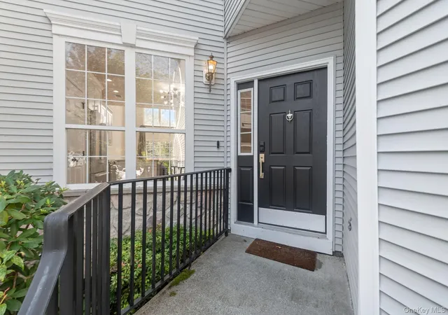 Photo 2 of Single family home for sale at 38 Mulberry Dr, Tuxedo Park, NY 10987 | MLS# 1057761 | Listing updated on 2026-10-02