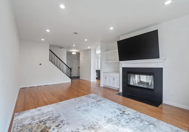 Photo 4 of Single family home for sale at 38 Mulberry Dr, Tuxedo Park, NY 10987 | MLS# 1057761 | Listing updated on 2026-10-02