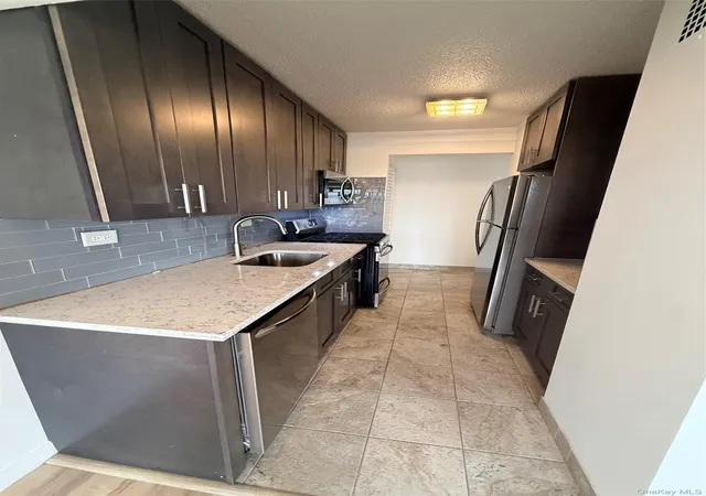 Photo 4 of House for sale at 2550 Olinville Ave #15H, Bronx, NY 10467 | MLS# 1057764 | Listing updated on 2026-10-03