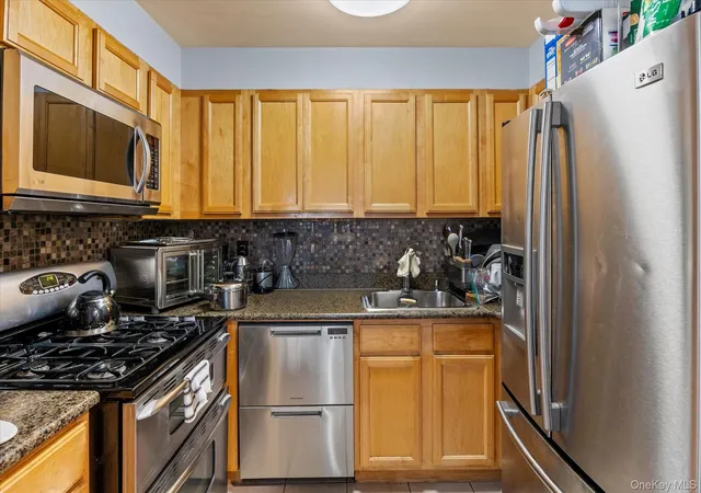 Listing Photo 3 - Condo for sale in building located at 118-82 Metropolitan Ave, New York, NY 11415 - Unit #6G