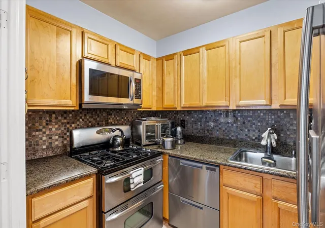 Listing Photo 4 - Condo for sale in building located at 118-82 Metropolitan Ave, New York, NY 11415 - Unit #6G