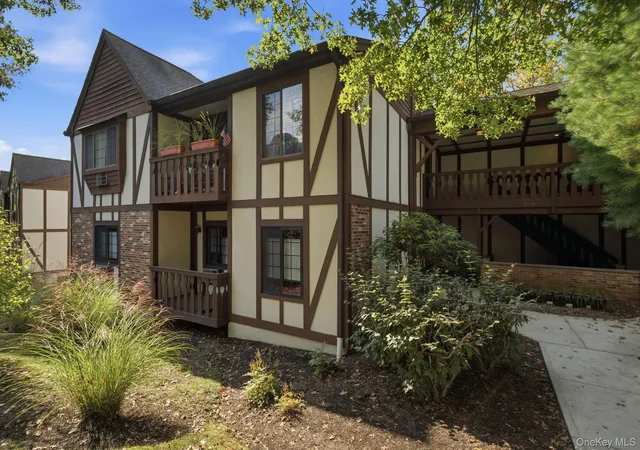 Photo 1 of Condo for sale at 10 Foxwood Cir, Mount Kisco, NY 10549 | MLS# 1057797 | Listing updated on 2026-10-17