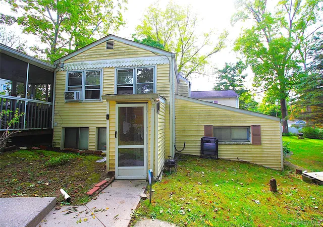 Photo 3 of Single family home for sale at 2222 Crompond Rd, Yorktown, NY 10598 | MLS# 1057834 | Listing updated on 2026-10-06