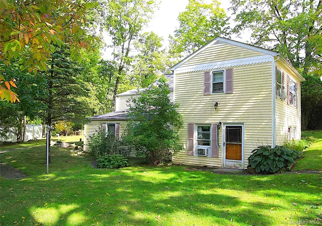 Photo 4 of Single family home for sale at 2222 Crompond Rd, Yorktown, NY 10598 | MLS# 1057834 | Listing updated on 2026-10-06