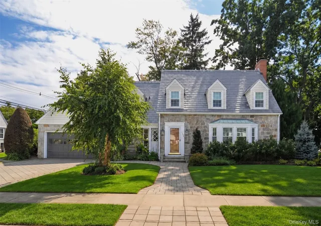 Photo 1 of Single family home for sale at 186 Voorhis Ave, Hempstead, NY 11570 | MLS# 1057863 | Listing updated on 2026-10-08