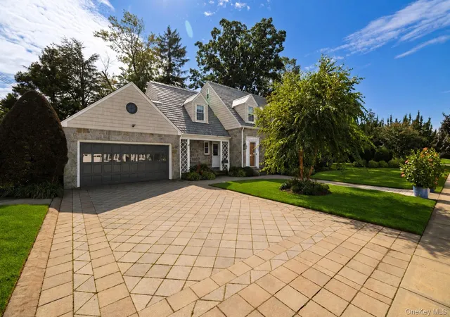 Photo 3 of Single family home for sale at 186 Voorhis Ave, Hempstead, NY 11570 | MLS# 1057863 | Listing updated on 2026-10-08