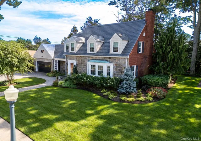Photo 4 of Single family home for sale at 186 Voorhis Ave, Hempstead, NY 11570 | MLS# 1057863 | Listing updated on 2026-10-08