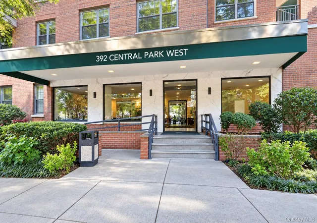Condo for sale at 392 Central Park W #2R, New York, NY 10025 | MLS# 1057961