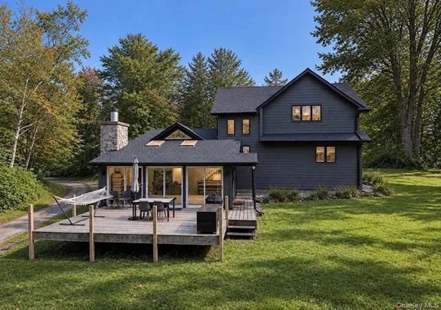 Photo 1 of Single family home for sale at 20 Ivy Rock Ln, Cornwall, NY 12553 | MLS# 1057963 | Listing updated on 2026-10-13