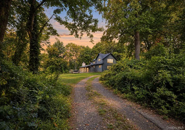 Photo 2 of Single family home for sale at 20 Ivy Rock Ln, Cornwall, NY 12553 | MLS# 1057963 | Listing updated on 2026-10-13