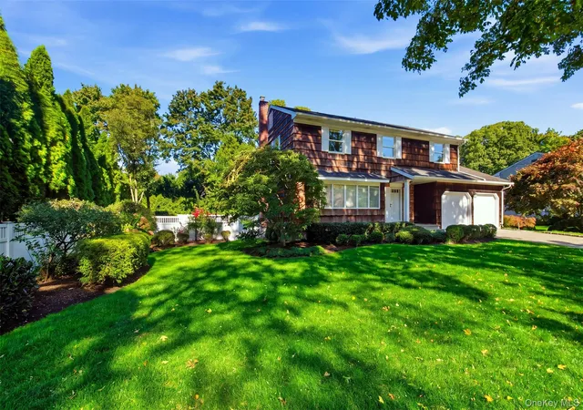Photo 2 of Single family home for sale at 38 Nevinwood Pl, Huntington Station, NY 11746 | MLS# 1057987 | Listing updated on 2026-10-08