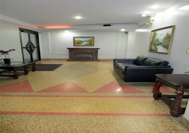Listing Photo 2 - Condo for sale in building located at 585 Mclean Ave, Yonkers, NY 10701 - Unit #2A