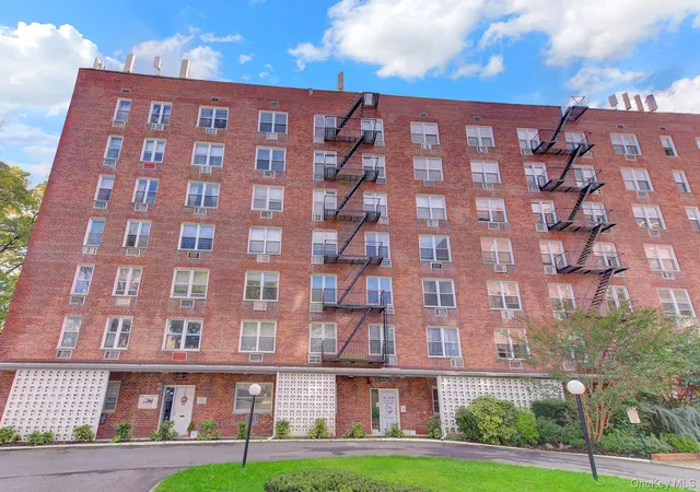 Photo 1 of House for sale at 54-44 Little Neck Pkwy #4T, New York, NY 11362 | MLS# 1058026 | Listing updated on 2026-10-19