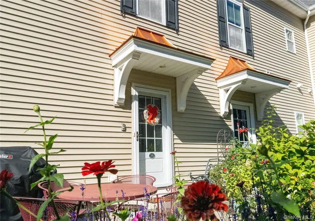 Photo 4 of Condo for sale at 36 Providence Dr, Islip Terrace, NY 11752 | MLS# 1058045 | Listing updated on 2026-10-08