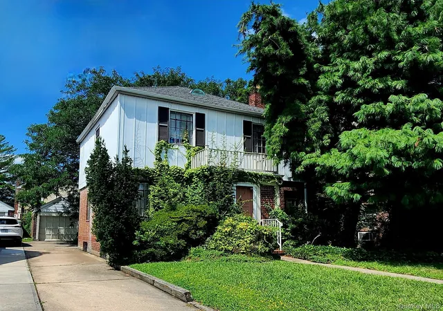 Single family home for sale at 7516 175th Street, New York, NY 11366 | MLS# 1058057