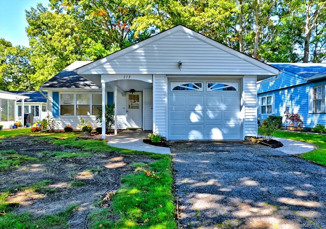 Photo 4 of Condo for sale at 177 Canterbury Dr, Ridge, NY 11961 | MLS# 1058085 | Listing updated on 2026-10-08