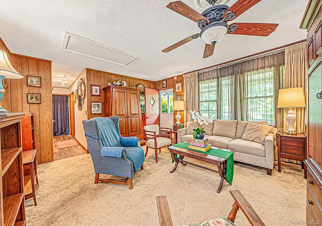 Photo 4 of Single family home for sale at 306 Jamaica Ave, Brookhaven, NY 11763 | MLS# 1058119 | Listing updated on 2026-10-07