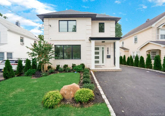 Single family home for sale at 7 Floyd, North Hempstead, NY 11024 | MLS# 1058139