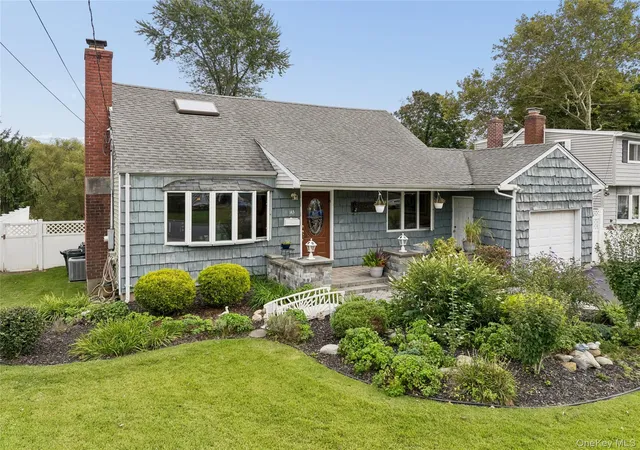 Photo 3 of Single family home for sale at 143 Deer Lake Dr, Babylon, NY 11703 | MLS# 1058142 | Listing updated on 2026-10-10