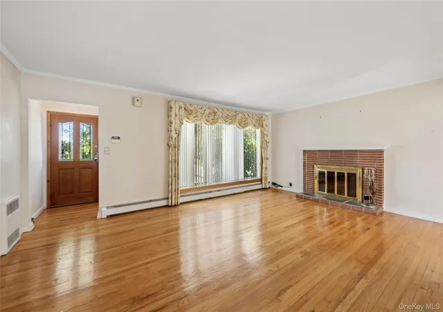 Photo 3 of Single family home for sale at 2832 Bell Blvd, New York, NY 11360 | MLS# 1058154 | Listing updated on 2026-10-24