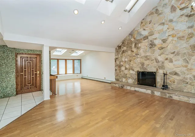 Photo 3 of Single family home for sale at 24 Downing Ave, Oyster Bay, NY 11579 | MLS# 1058156 | Listing updated on 2026-10-06