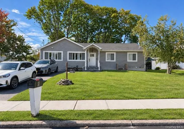 Single family home for sale at 8 Mayflower Ct, Islip, NY 11717 | MLS# 1058199