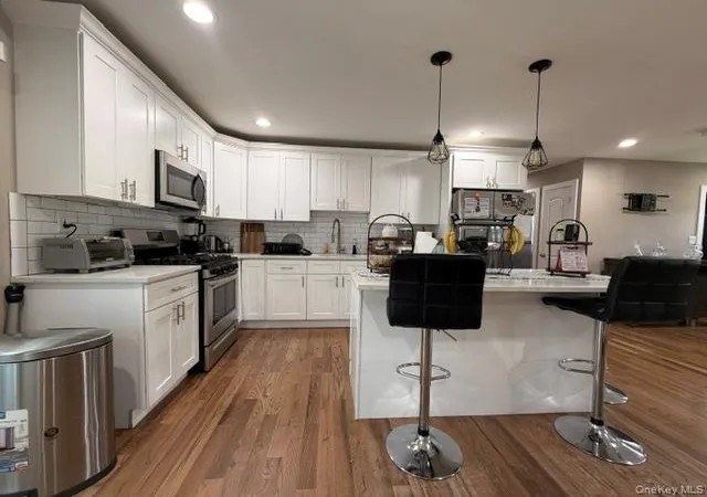 Photo 2 of Single family home for sale at 8 Mayflower Ct, Islip, NY 11717 | MLS# 1058199 | Listing updated on 2026-10-04