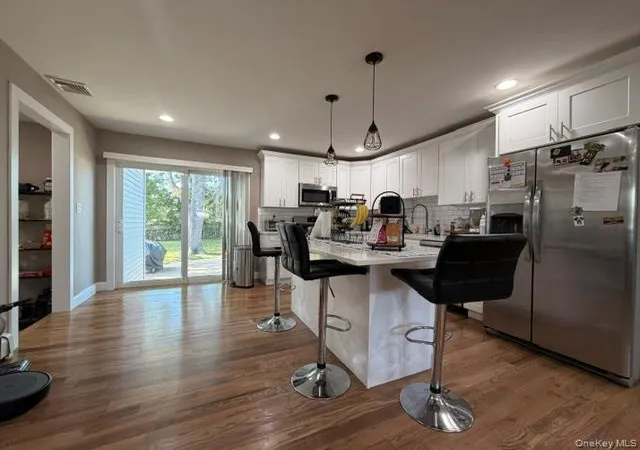 Photo 3 of Single family home for sale at 8 Mayflower Ct, Islip, NY 11717 | MLS# 1058199 | Listing updated on 2026-10-04