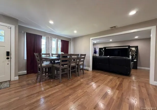 Photo 3 of Single family home for sale at 8 Mayflower Ct, Islip, NY 11717 | MLS# 1058199 | Listing updated on 2026-10-04