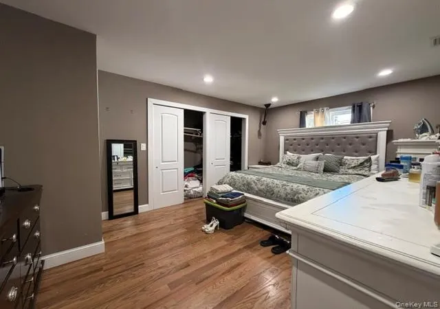 Photo 4 of Single family home for sale at 8 Mayflower Ct, Islip, NY 11717 | MLS# 1058199 | Listing updated on 2026-10-04