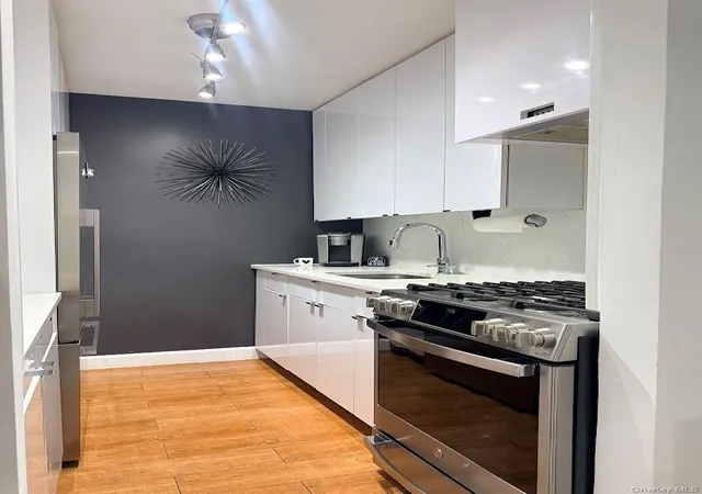 Photo 4 of House for sale at 65-15 38th Avenue #6R, New York, NY 11377 | MLS# 1058205 | Listing updated on 2026-10-20
