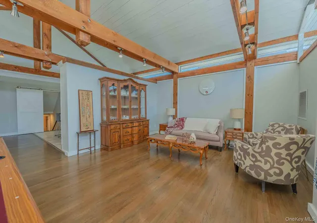 Photo 4 of Single family home for sale at 7 Meadow Ln, Babylon, NY 11701 | MLS# 1058209 | Listing updated on 2026-10-09