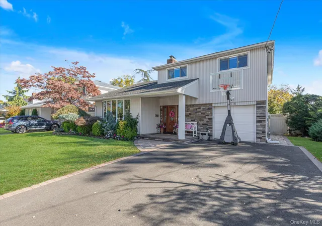 Photo 1 of Single family home for sale at 2116 Oliver Way, Hempstead, NY 11566 | MLS# 1058235 | Listing updated on 2026-10-27