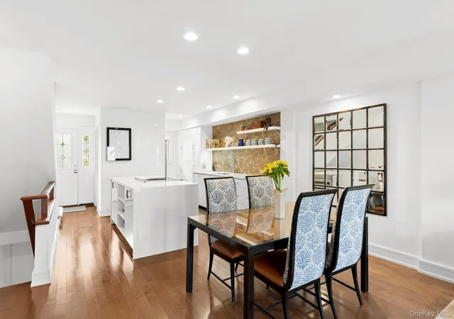 Photo 3 of Condo for sale at 3018 Mitchell Rd, Southampton, NY 11978 | MLS# 1058238 | Listing updated on 2026-10-04