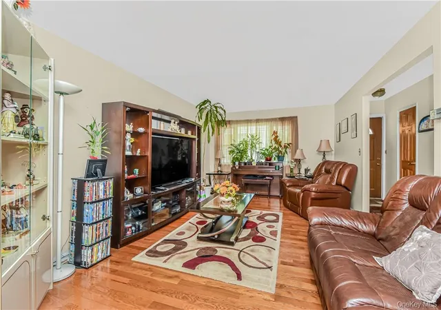 Photo 2 of Single family home for sale at 1008 Balcom Ave, New York, NY 10465 | MLS# 1058253 | Listing updated on 2026-10-08