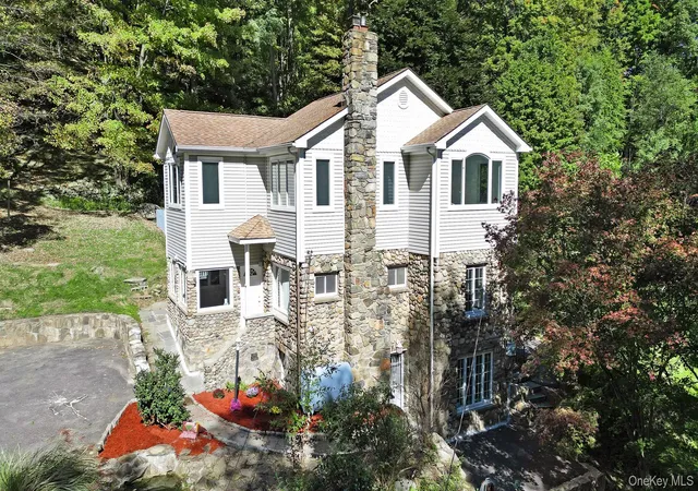 Photo 2 of Single family home for sale at 3811 Wood St, Jefferson Valley, NY 10535 | MLS# 1058260 | Listing updated on 2026-10-08