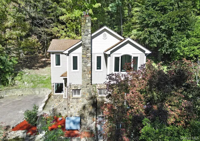 Photo 3 of Single family home for sale at 3811 Wood St, Jefferson Valley, NY 10535 | MLS# 1058260 | Listing updated on 2026-10-08