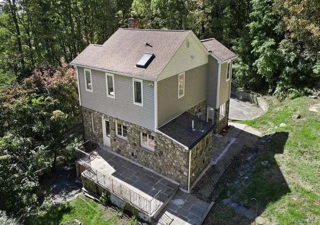 Photo 4 of Single family home for sale at 3811 Wood St, Jefferson Valley, NY 10535 | MLS# 1058260 | Listing updated on 2026-10-08