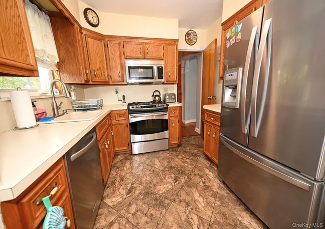 Photo 2 of Single family home for sale at 7601 58th Road, New York, NY 11379 | MLS# 1058279 | Listing updated on 2026-10-07