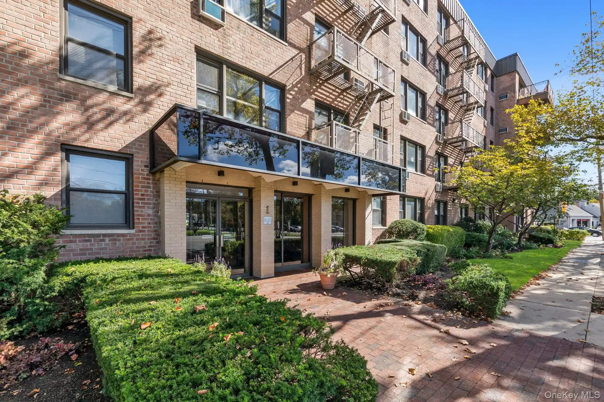 Listing Photo 1 - Condo for sale in 1 Birchwood Ct located at 1 Birchwood Ct, Mineola, NY 11030 - Unit #3B
