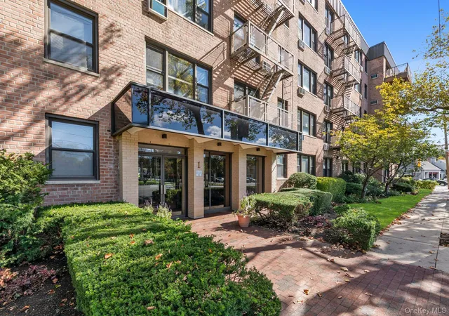 Listing Photo 1 - Condo for sale in building located at 1 Birchwood Ct, Mineola, NY 11030 - Unit #3B