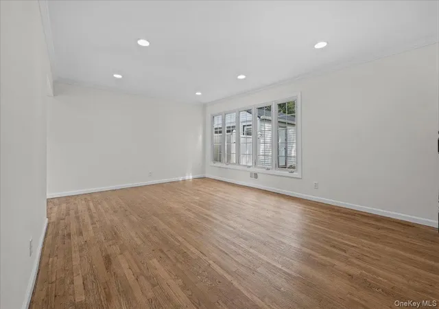 Photo 4 of Single family home for sale at 40 Newkirk Rd, Yonkers, NY 10710 | MLS# 1058293 | Listing updated on 2026-10-08