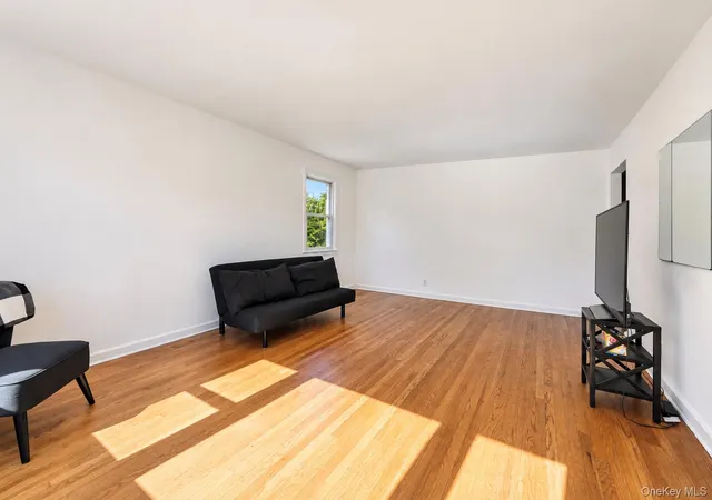 Photo 2 of House for sale at 191 Hildreth Pl, Yonkers, NY 10704 | MLS# 1058322 | Listing updated on 2026-10-10