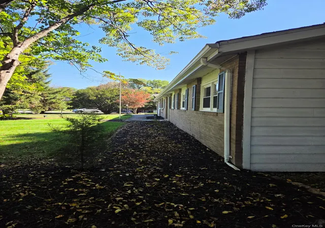 Photo 3 of Single family home for sale at 17 Nanuwitt Ln, Cornwall, NY 12577 | MLS# 1058327 | Listing updated on 2026-10-05