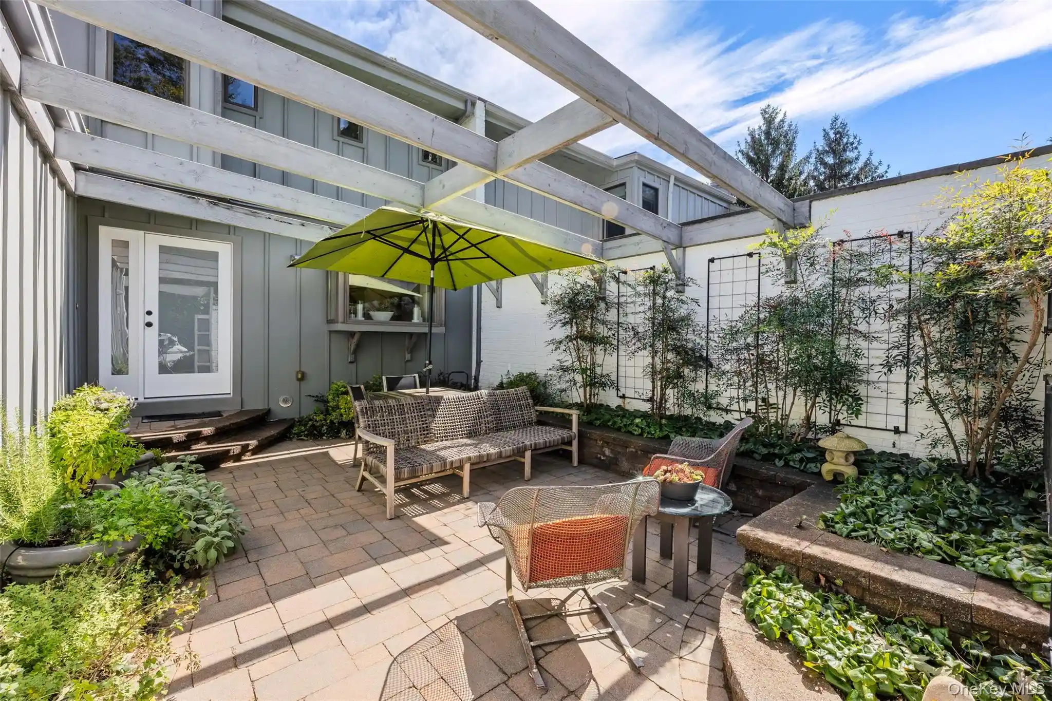Listing Photo 2 - Condo for sale in 55 Rockledge Path located at 55 Rockledge Path, Brookhaven, NY 11777 - Unit 55 Rockledge Path